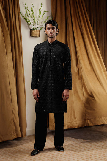 "JAUN" KURTA PAJAMA